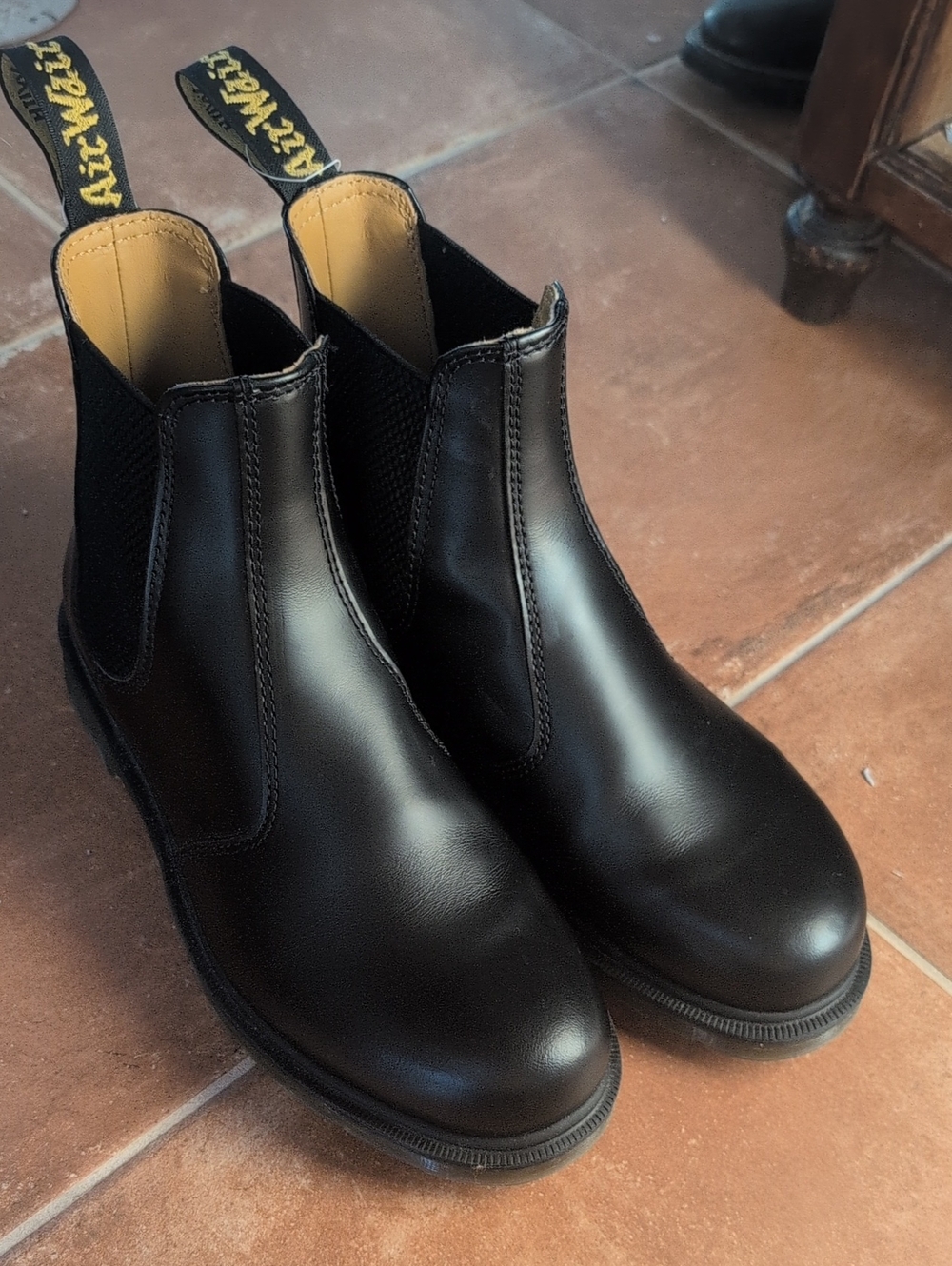Dr. Martens 2976 Boots Smooth Leather Chelsea